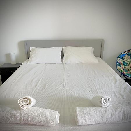 Sea View Apartment & 4 Minutes Walk To The Beach Paço de Arcos Exteriér fotografie