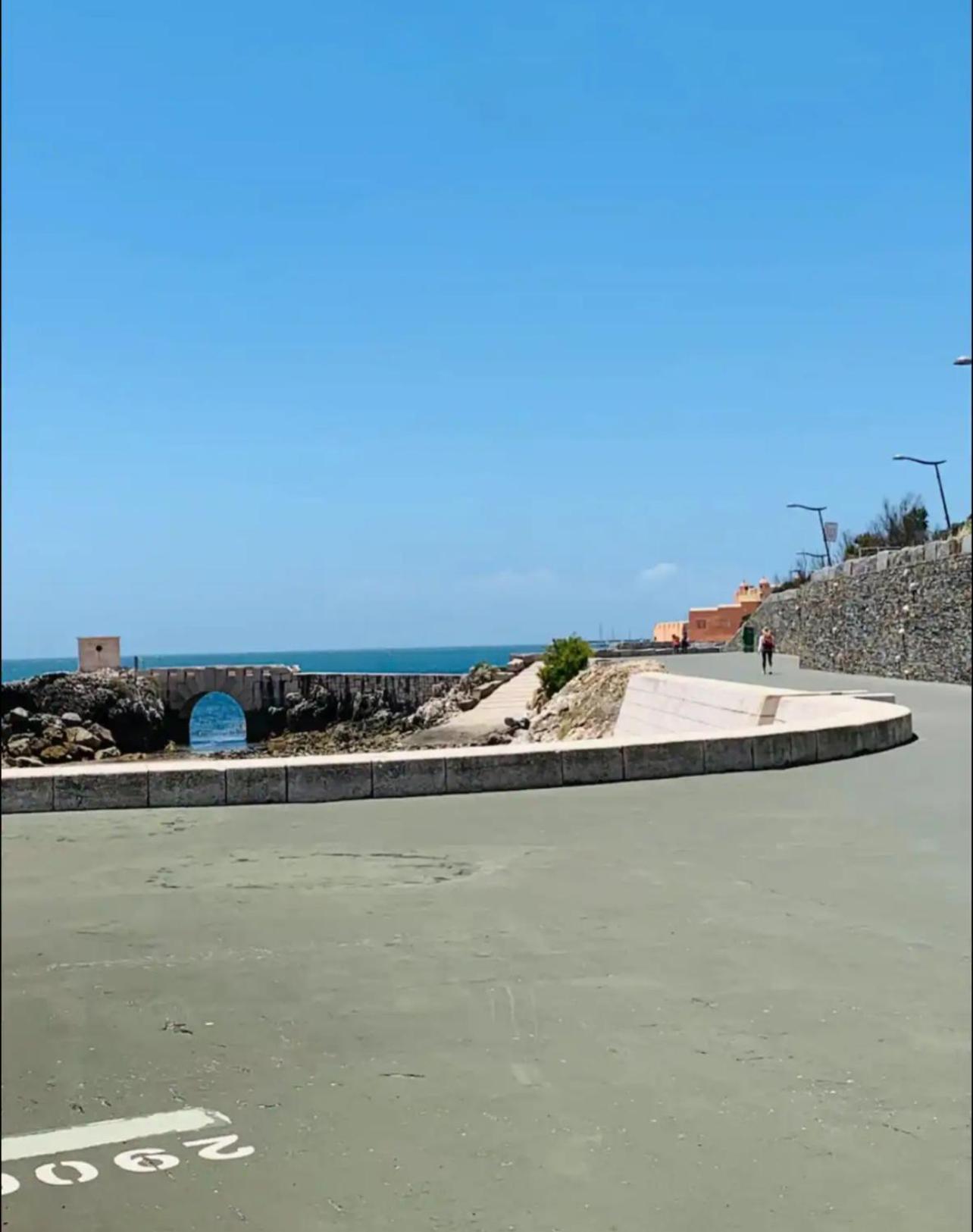 Sea View Apartment & 4 Minutes Walk To The Beach Paço de Arcos Exteriér fotografie